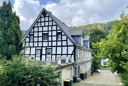 Haus Lennestadt / Bonzel Bonzel - 10 Zimmer, 337 m&sup2;, 299.000&euro; | Angebot:5476777