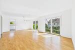 Großes freistehendes Einfamilienhaus seitlich der Biebricher Allee, hochwertige Ausstattung