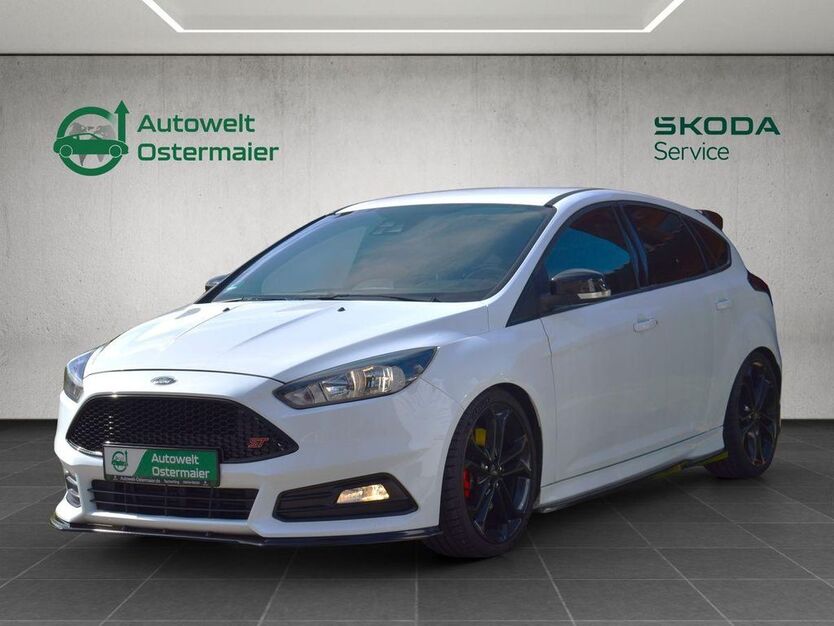 Ford Focus 54.885 km 20.485 € Tacherting 83342