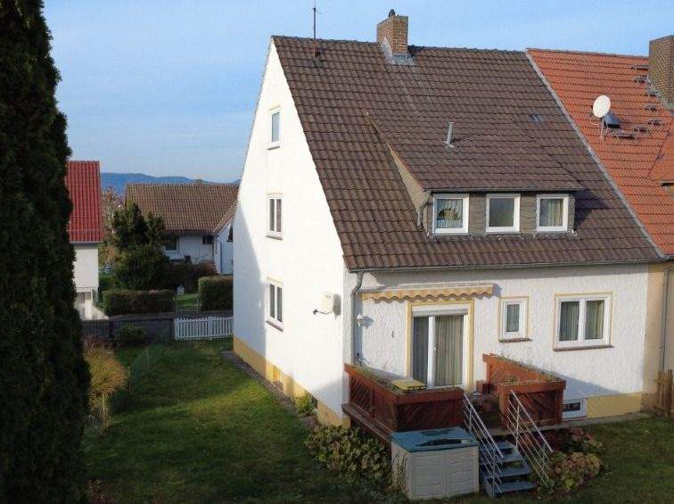  1 o. 2-Familiendoppelhaushälfte mit großem Potenzial und idyllischem Grundstück in Niestetal-Sandershausen 6 zimmer