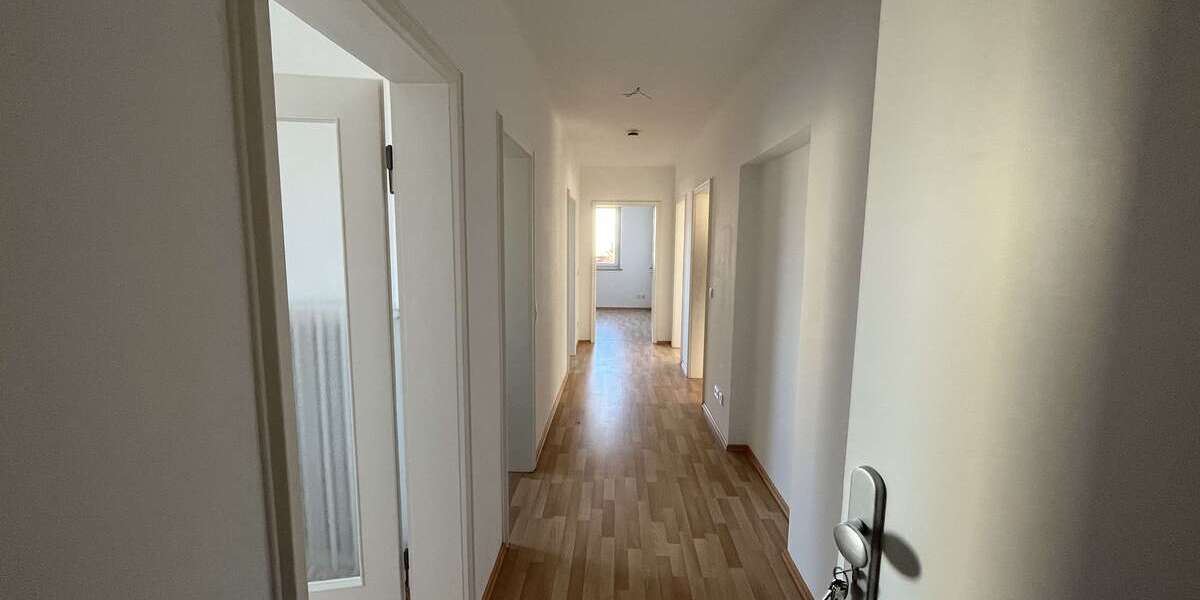 Etagenwohnung Germering Harthaus - 4 Zimmer, 83 m&sup2;, 1.990&euro; | Angebot:27134470