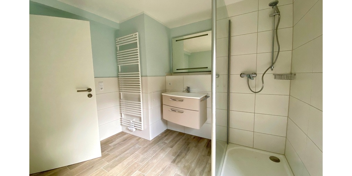 Fachwerkhaus mit 2 Wohnungen und Gewerbe - Mehrfamilienhaus, Wohnhaus Weißenborn/Erzgebirge Erzgebirge | Angebot:26567240