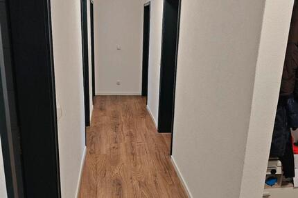 Wohnung Burghausen - 4 Zimmer, 84 m&sup2;, 1.500&euro; | Angebot:26366359