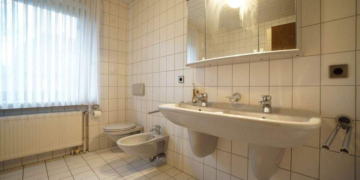 Einfamilienhaus Salzbergen - 9 Zimmer, 241 m&sup2;, 330.000&euro; | Angebot:25698292