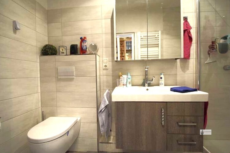 Solides Reihenmittelhaus Ideal für Familie mit 4 Personen auch für Home Office +EBK +Garage +Garten - Reihenhaus Bremen Neustadt | Angebot:26560638