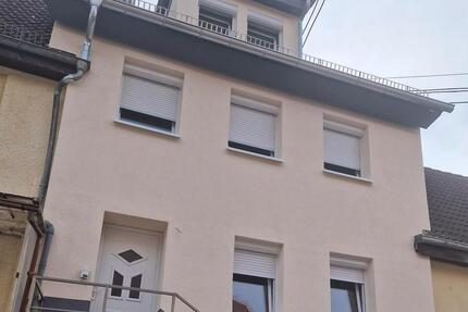 Haus Bretten - 5 Zimmer, 110 m&sup2;, 1.350&euro; | Angebot:26581929