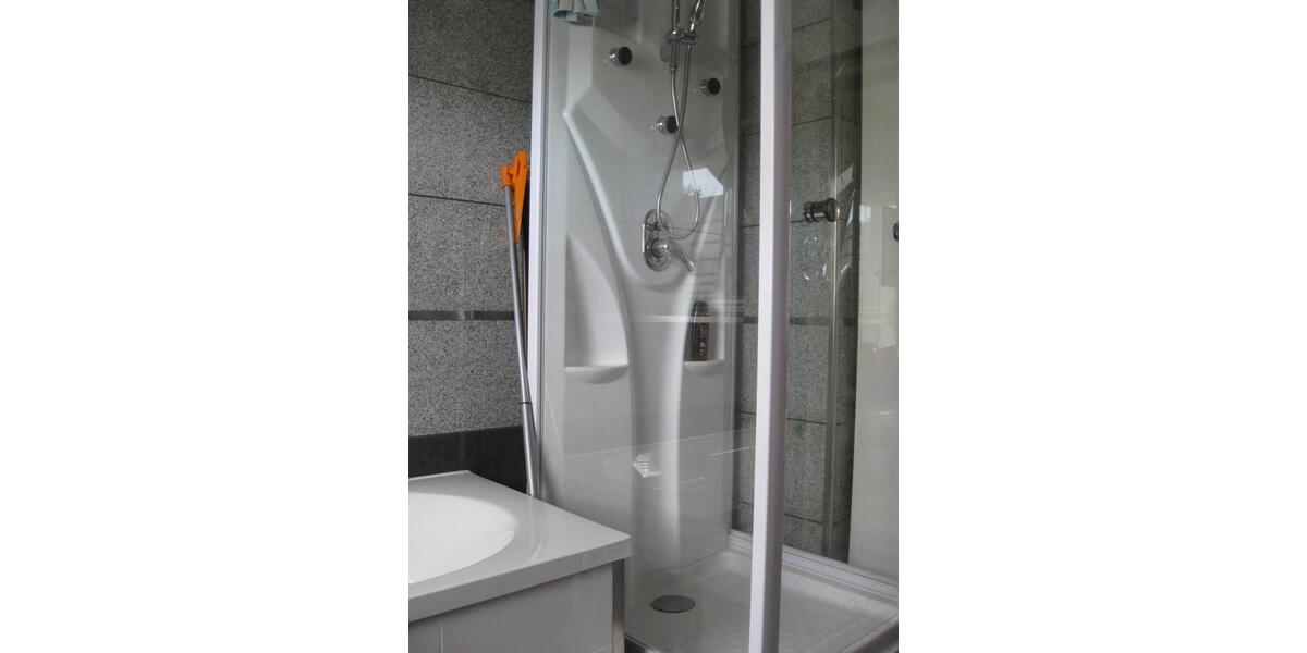 Einfamilienhaus Gröditz - 6 Zimmer, 120 m&sup2;, 85.000&euro; | Angebot:27121056
