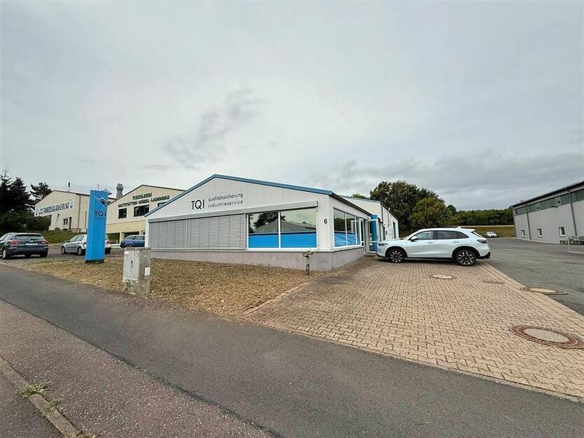 Ebenerdige Lager- & Produktionsfläche mit ShowroomBüro in Eisenach – ca. 400 m² plus Mezzanin, flexibel nutzbar und hervorragend angebunden zimmer