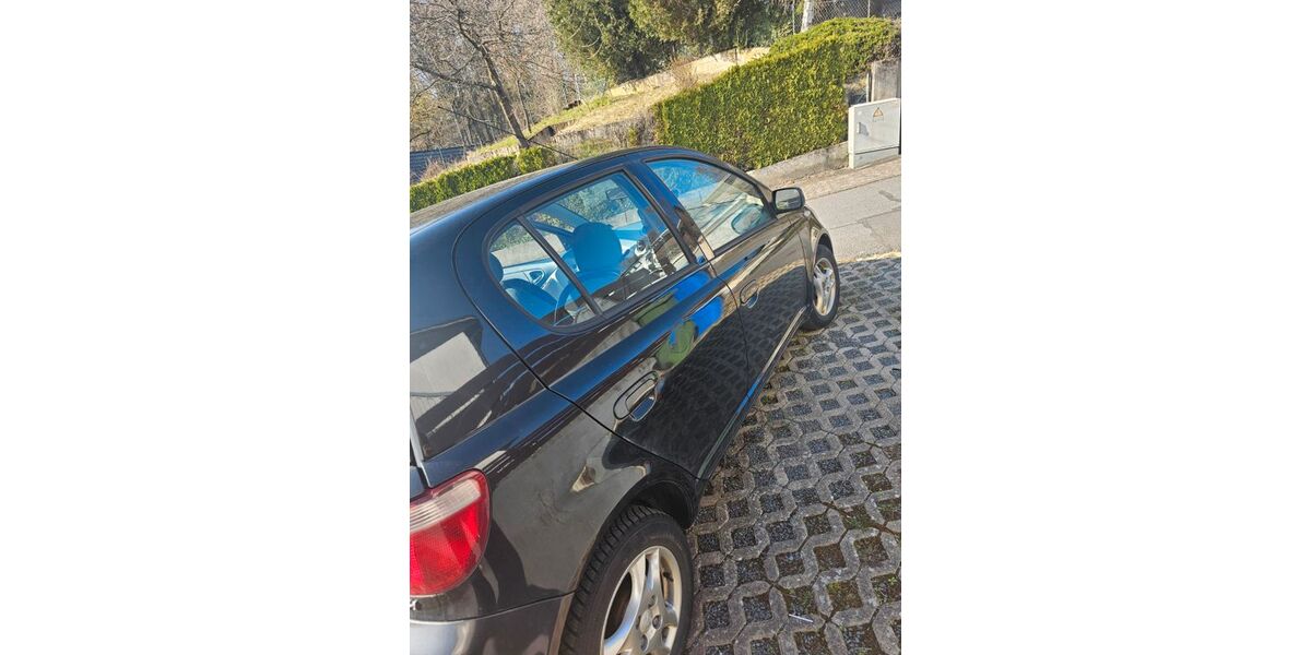 Toyota Yaris 62.000 km 2.599 &euro; Höchst 64739