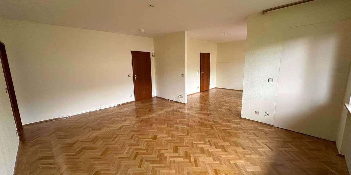 Wohnung zum Kaufen in Bad Kissingen 210.000 € 103 m² 4 zimmer