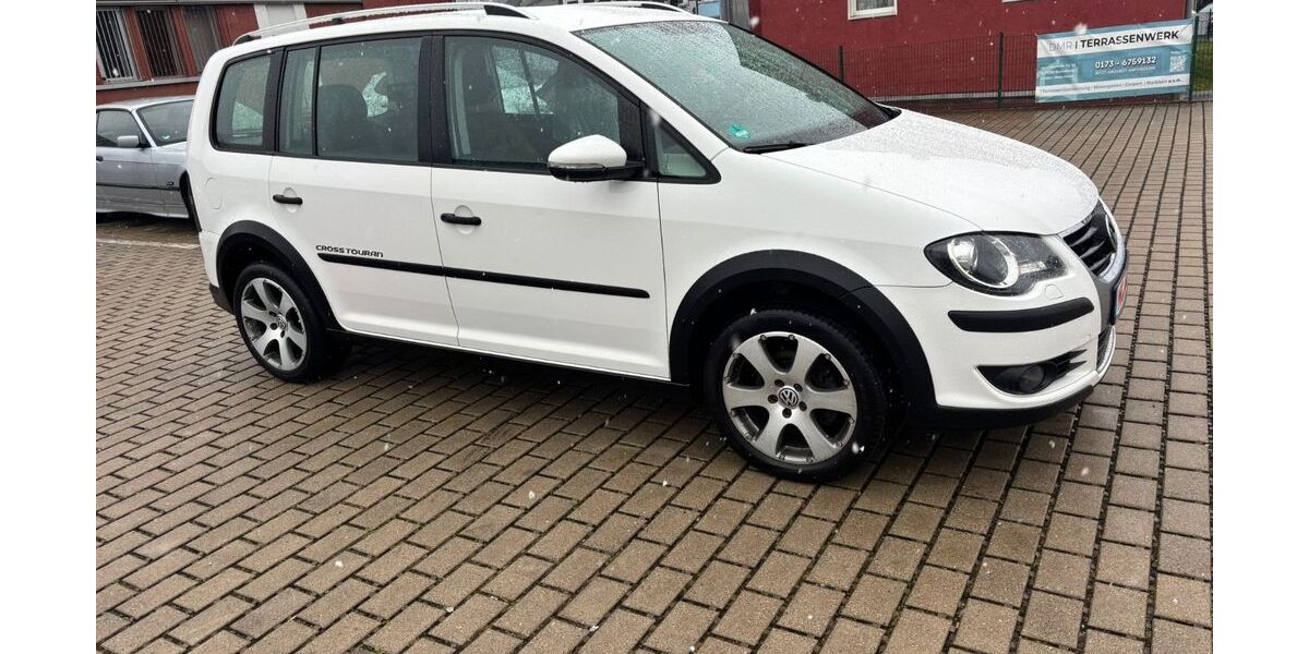 VW Touran 176.000 km 5.600 &euro; Lohra 35102