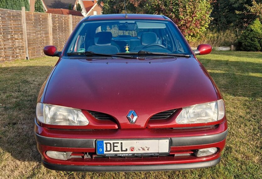 Renault Megane 114.000 km 700 € Delmenhorst 27755