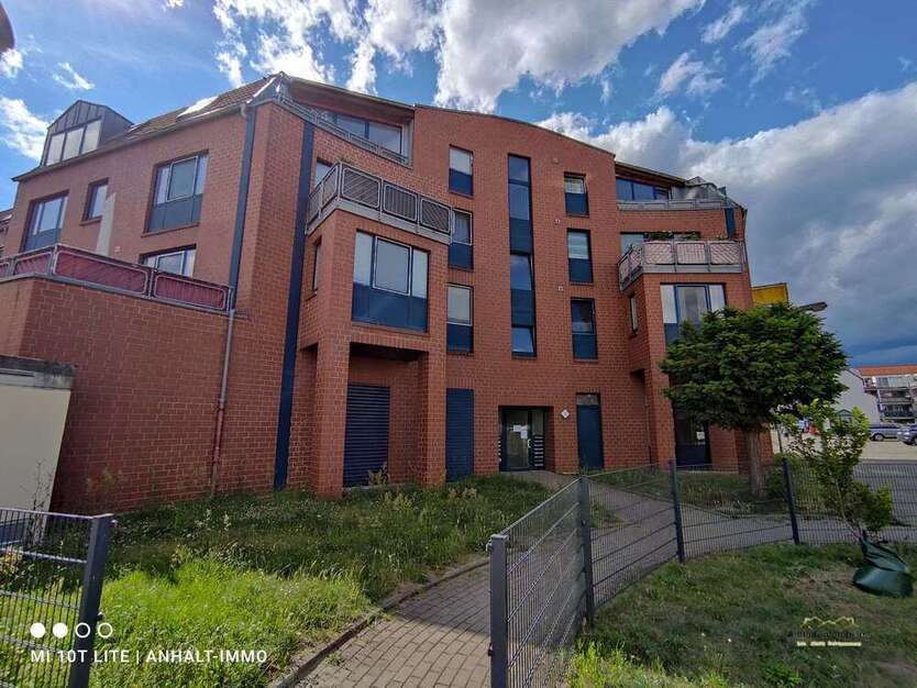 Wohnung zum Mieten in Bitterfeld 390 € 61.11 m²
