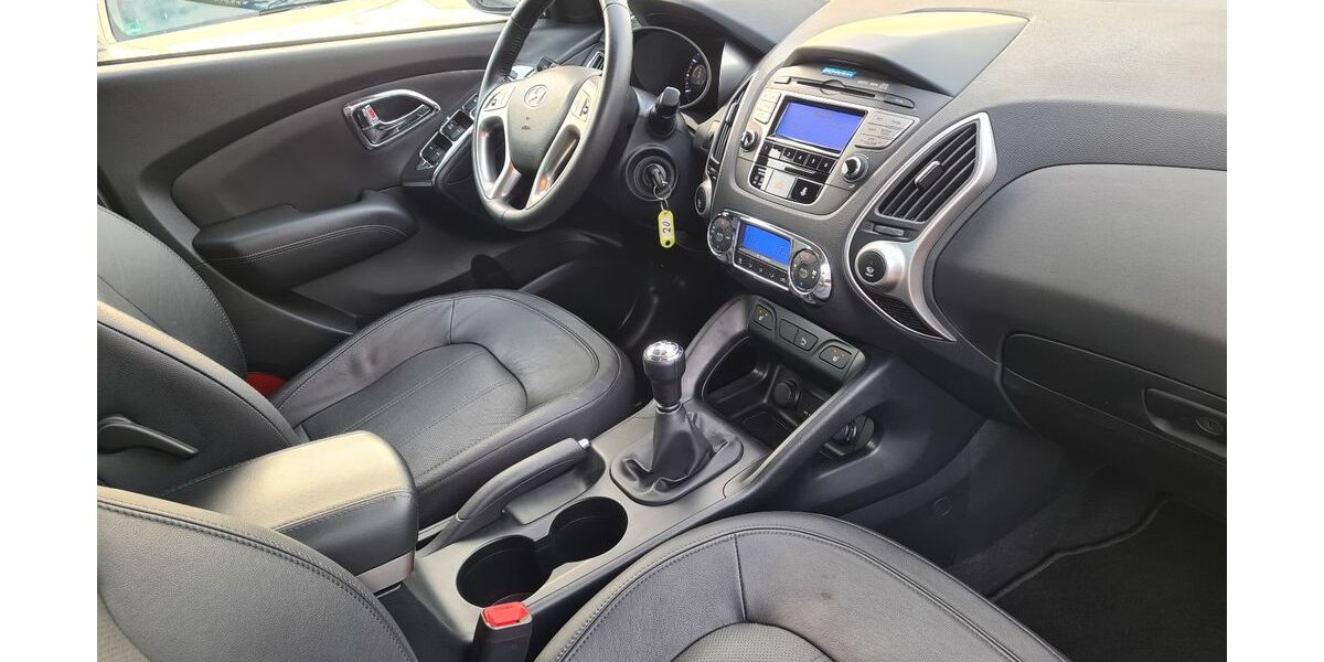 Hyundai ix35 108.000 km 8.400 € Berlin 13127