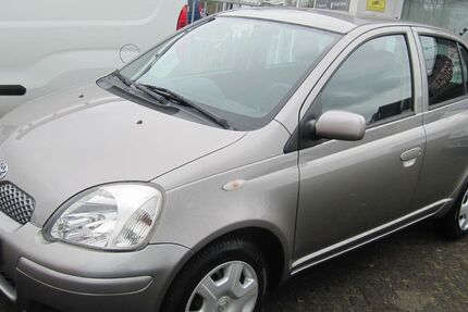 Toyota Yaris 121.111 km 3.399 &euro; Düren 52353