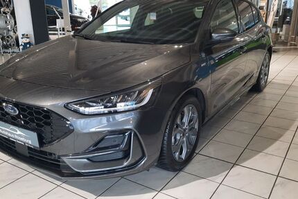 Ford Focus 9.899 km 25.990 &euro; Bernburg 06406