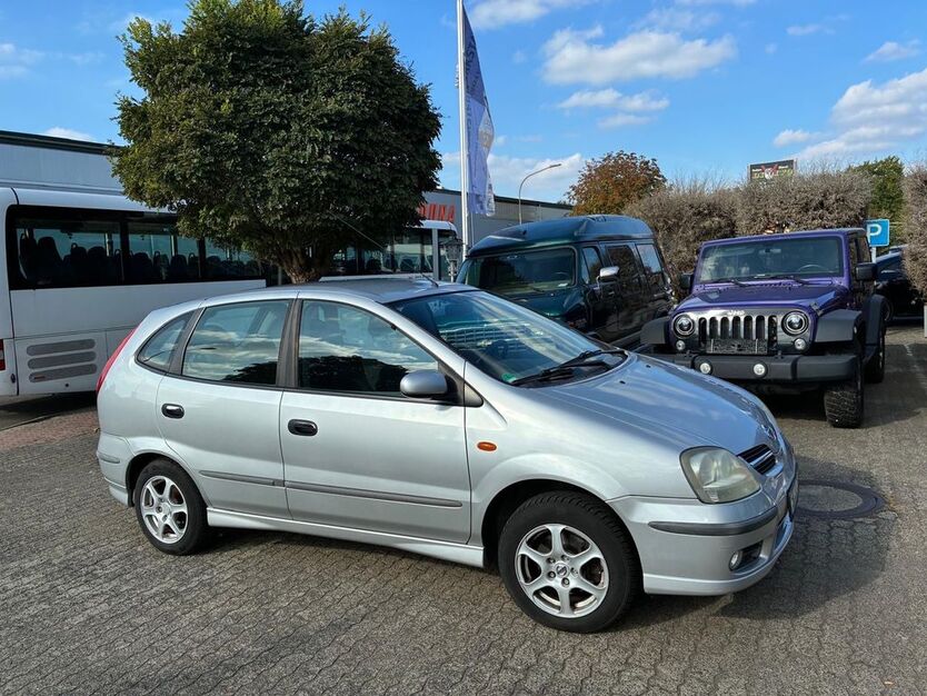 Nissan Almera 137.000 km 3.900 € Barmstedt 25355