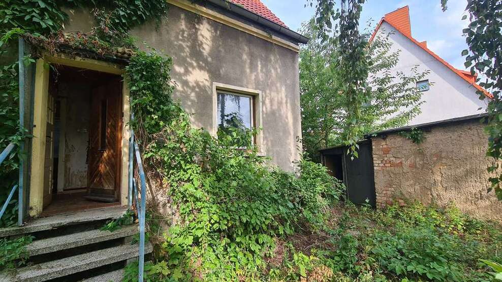 Haus zum Kaufen in Leuna 75.000 € 72 m²