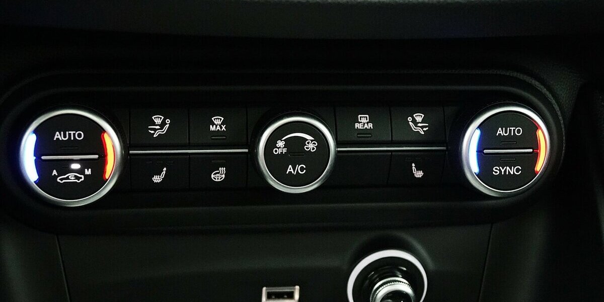 Alfa Romeo Stelvio 2.2 D Competizione Q4 ALLRAD LEDER AHK 45.000 km 38.380 &euro; Lich 35423