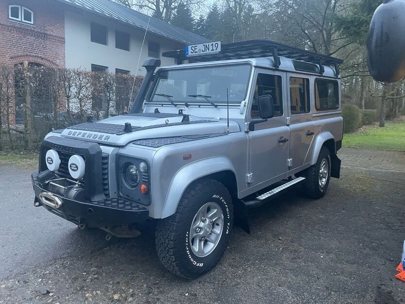 Land Rover Defender 127.000 km 42.700 € Bad Segeberg 23795