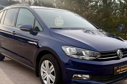 VW Touran 32.300 km 18.300 &euro; Uplengen 26670