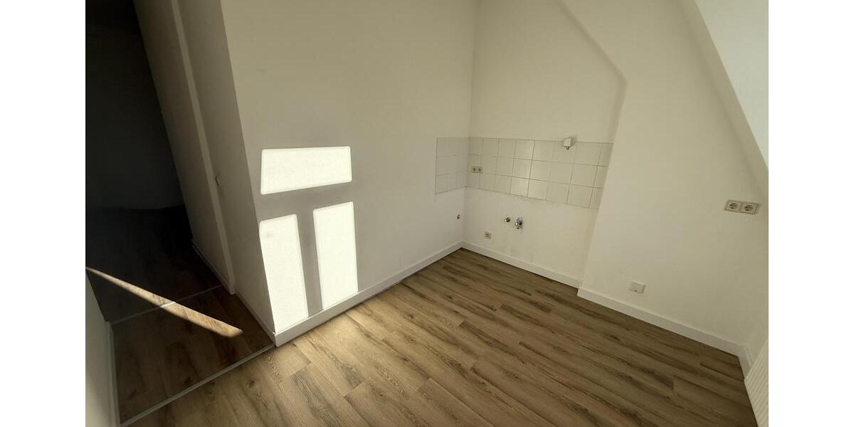 Dachgeschoßwohnung Dresden Cotta - 3 Zimmer, 70 m&sup2;, 890&euro; | Angebot:26662733