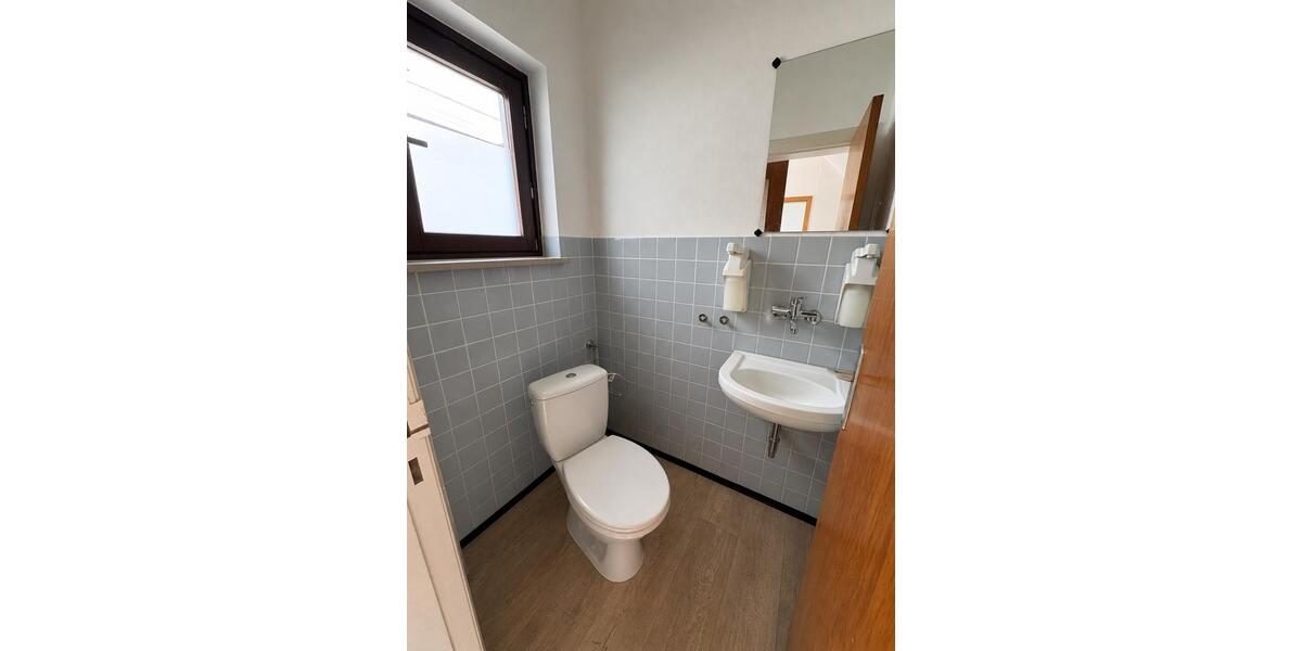 Doppelhaushälfte Bad Schwartau - 7 Zimmer, 190 m&sup2;, 249.000&euro; | Angebot:26837935