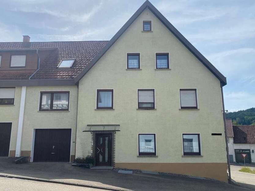 Haus zum Kaufen in Wehingen 299.000 € 204 m²