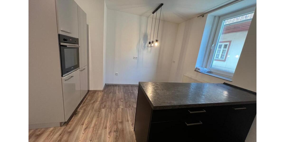Etagenwohnung Haßfurt - 8 Zimmer, 145 m&sup2;, 1.200&euro; | Angebot:26218045