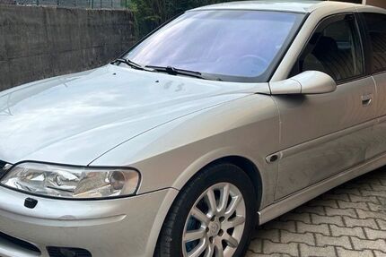 Opel Vectra 181.000 km 2.200 &euro; München 80939
