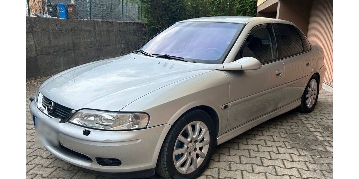 Opel Vectra 181.000 km 2.200 &euro; München 80939
