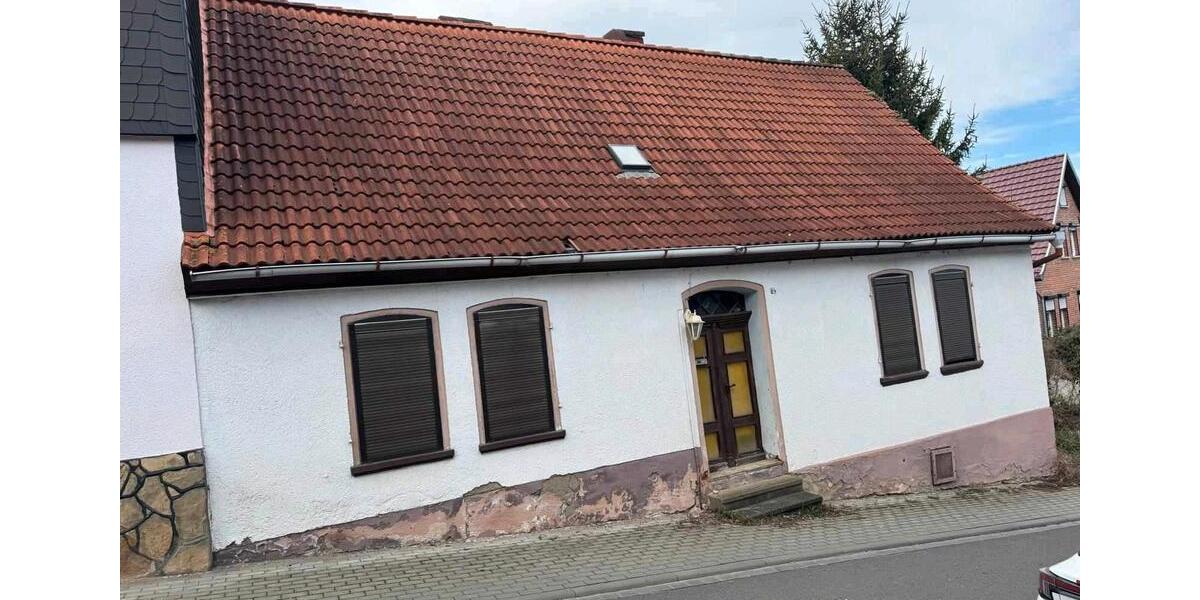 Reihenhaus Hettstedt - 5 Zimmer, 150 m&sup2;, 29.000&euro; | Angebot:25995304