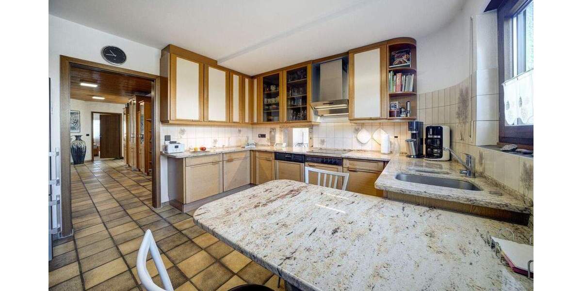 Einfamilienhaus Tengen - 8 Zimmer, 231 m&sup2;, 595.000&euro; | Angebot:25690110