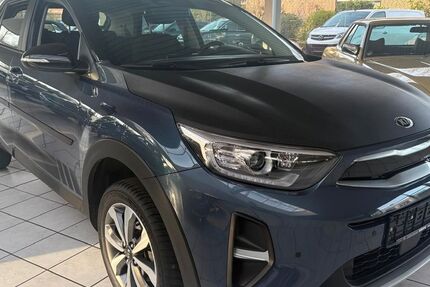 Kia Stonic 18.800 km 16.990 &euro; Raesfeld 46348