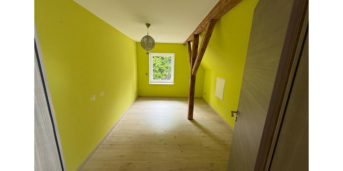 Maisonettenwohnung Hüllhorst - 8 Zimmer, 244 m&sup2;, 2.140&euro; | Angebot:26517468
