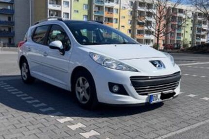 Peugeot 207 173.000 km 2.590 &euro; Freital 01705