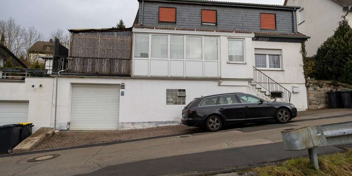 Einfamilienhaus Finnentrop / Heggen Heggen - 5 Zimmer, 132 m&sup2;, 175.000&euro; | Angebot:25925835