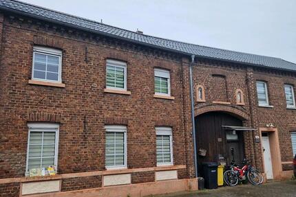 freistehendes Haus für Handwerker mit viel Potential von Privat zimmer