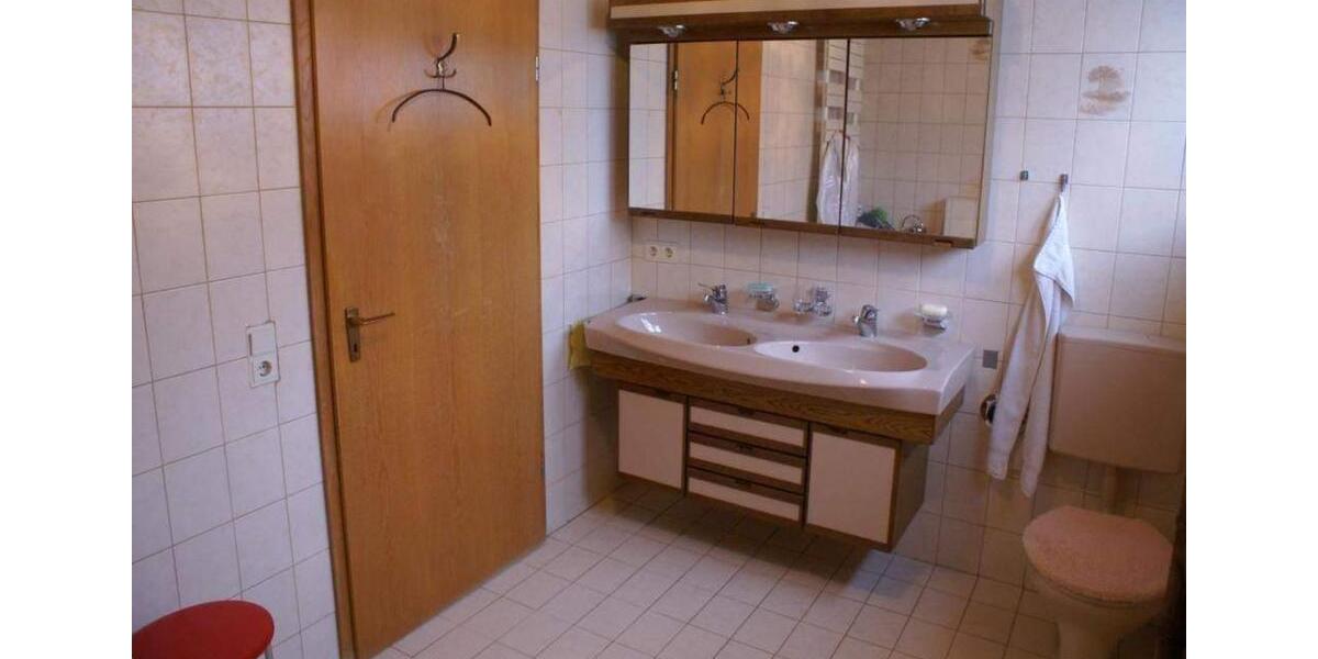 Reihenhaus Burghausen - 5 Zimmer, 124 m&sup2;, 1.800&euro; | Angebot:25170607