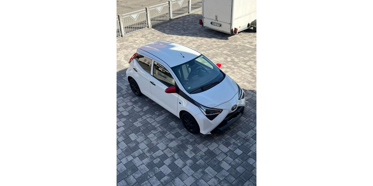 Toyota Aygo (X) 112.000 km 7.399 &euro; Salzstetten 72178
