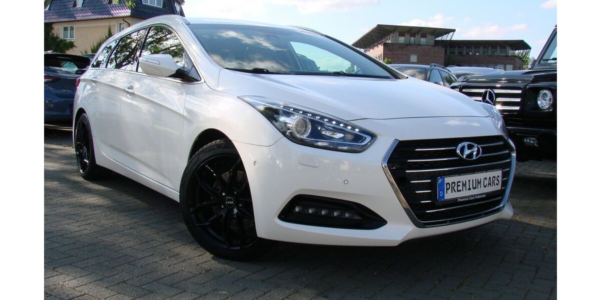 Hyundai i40 101.563 km 12.980 &euro; Falkensee 14612