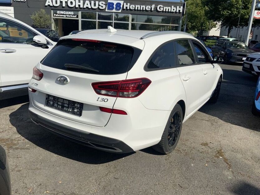 i30