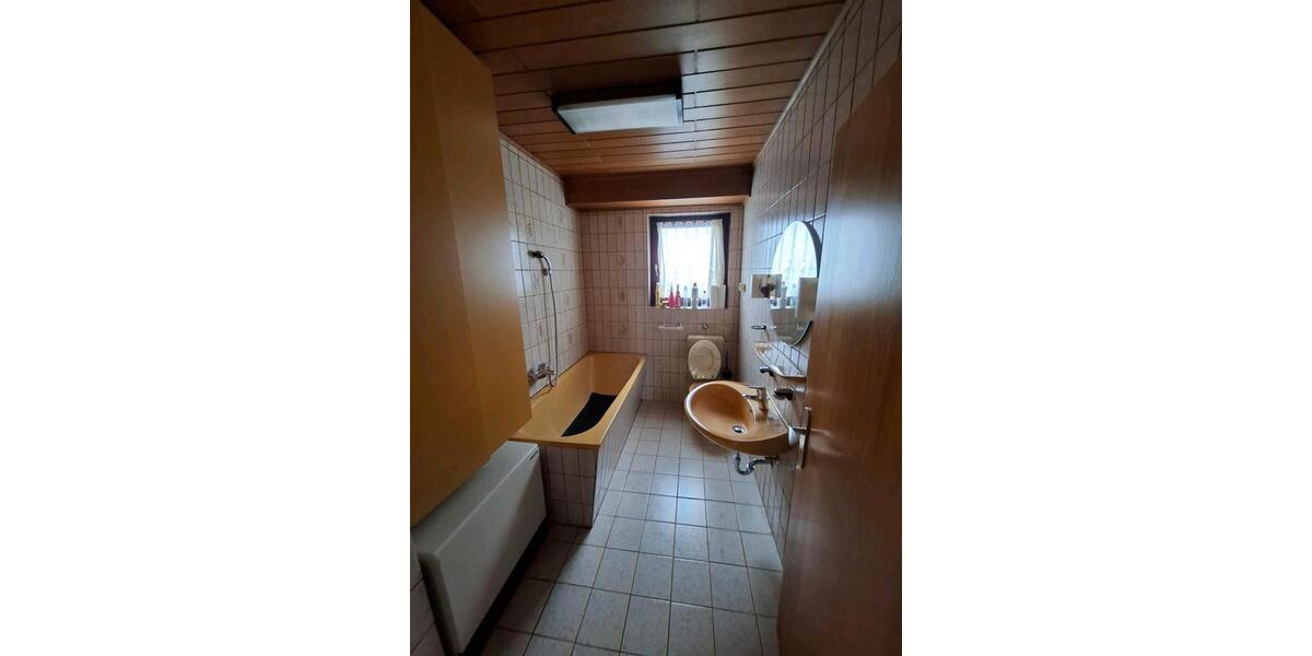 Einfamilienhaus Leun - 1 Zimmer, 133 m&sup2;, 1.090&euro; | Angebot:25223224