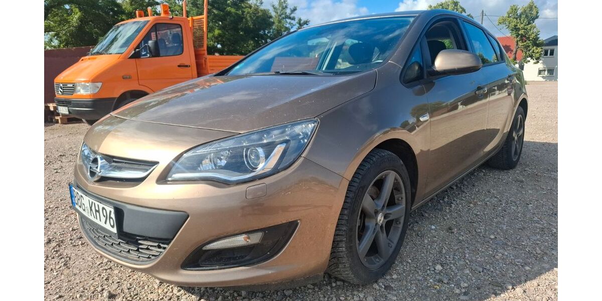 Opel Astra 275.995 km 2.999 &euro; Könnern OT Beesenlaublingen 06420