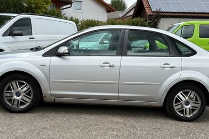 Ford Focus 324.000 km 777 &euro; Uttenhofen bei Schwäbisch Hall 74538