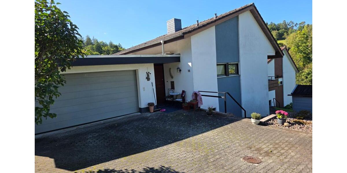 Doppelhaushälfte mit großem Grundstück 4 zimmer