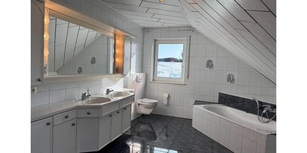 Einfamilienhaus Straubing - 5 Zimmer, 160 m&sup2;, 1.450&euro; | Angebot:25431384