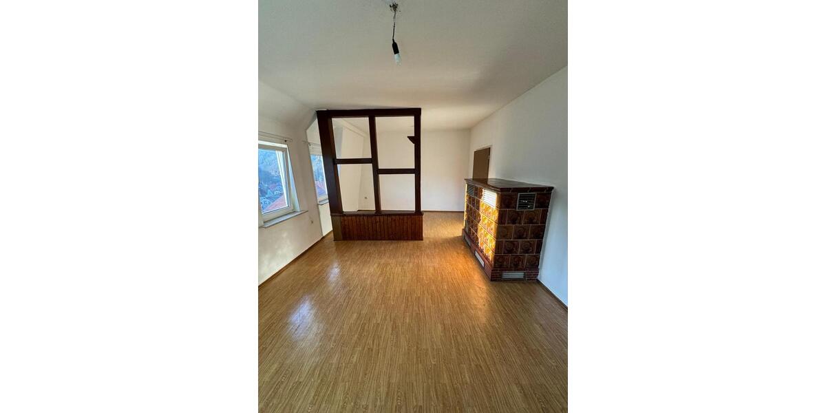 Dachgeschoßwohnung Zella-Mehlis Mehlis - 2 Zimmer, 45 m&sup2;, 300&euro; | Angebot:26503632