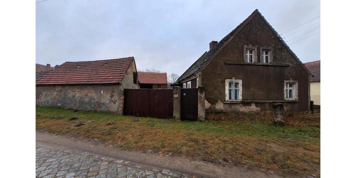 3 gründstucke alte Haus Scheune gesammt 2722qm 2 zimmer