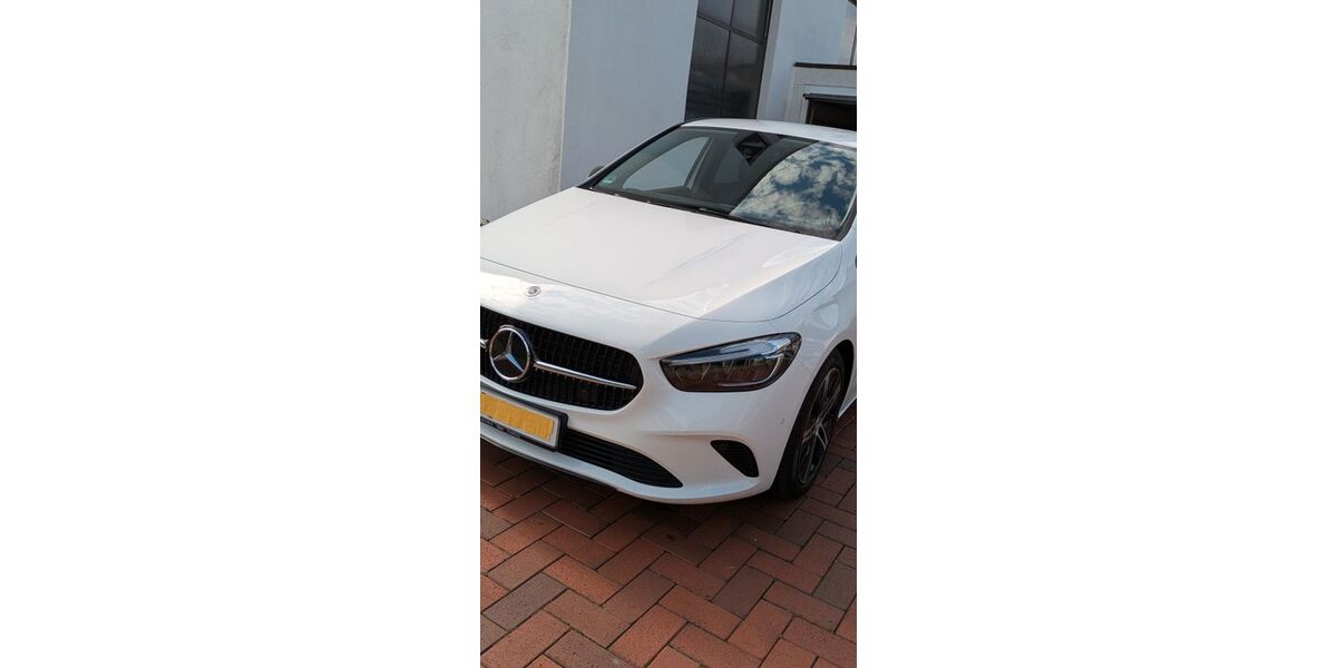 Mercedes-Benz GLB 200 9.600 km 38.100 &euro; Puschendorf 90617